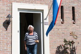 Wonen Plus Welzijn brengt op Bevrijdingsdag 1700 oranje gebakjes bij cliënten