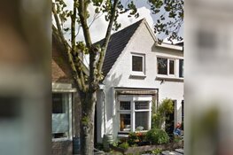 Vanaf de bank op bezoek bij een duurzaam huis