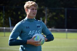 AZ-spelers en ex-profs laten Autivoetballers Kolping Boys genieten
