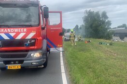 Auto vliegt al rijdend in brand in Alkmaar
