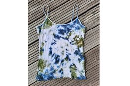 De 8 jarige Dominique maakt Tie Dye shirt in alle maten!