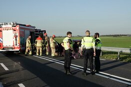 Botsing op brug N246: drie auto's total loss
