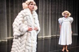 Mama Marlene in Theater De Vest.