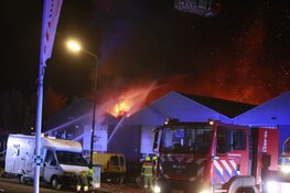Grote brand bij bedrijf aan Stevinstraat Heerhugowaard