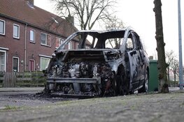 Auto verwoest door brand in Alkmaar