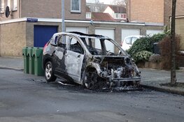 Auto verwoest door brand in Alkmaar
