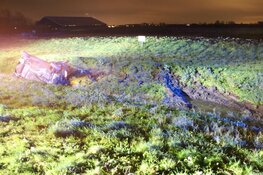 Auto in sloot in Graft