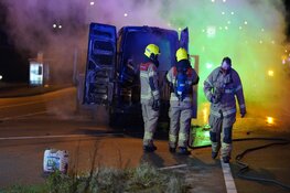 Bedrijfswagen door brand verwoest op Nieuwe Schermerweg