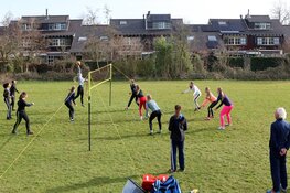 Alvoco traint in de buitenlucht