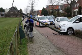 "Net gekeurde" 88-jarige automobilist rijdt tegen lantaarnpaal