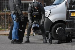 Arrestatieteam valt woning in De Rijp binnen