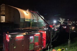 Grote brand in loods aan de Overtoom