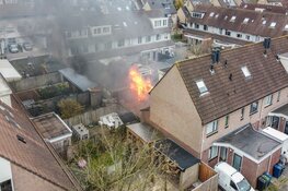 Flinke brand in achtertuin in Alkmaar