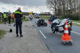 Motoragent in botsing met tractor in Egmond-Binnen