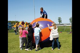 Kinderen sporten deze meivakantie bij sportspektakel in de buitenlucht