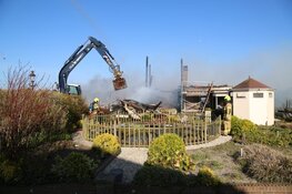 Schade enorm na verwoestende brand in Egmondse boerderij
