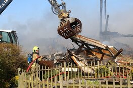 Schade enorm na verwoestende brand in Egmondse boerderij