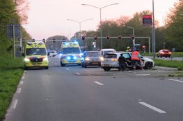Veel schade en gewonde bij ongeval Huiswaarderweg