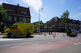 Motorrijder rijdt fietsster aan in Alkmaar