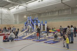 Leuke dreumesinstuiven in het vooruitschiet in zomervakantie