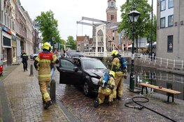 Auto vat vlam tijdens rijden in Alkmaar