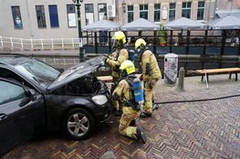 Auto vat vlam tijdens rijden in Alkmaar