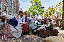 Kaeskoppenstad zoekt vrijwilligers, dronkenlappen, stadsomroepers en meer!