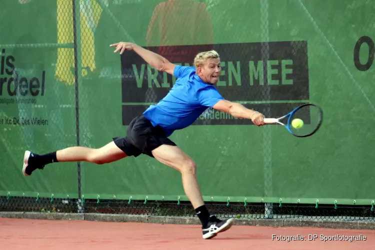 Victorie Open is over de helft