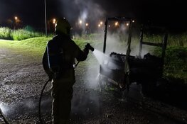 Aanhanger door brand verwoest in Oudorp
