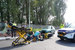 Scooterrijder aangereden op rotonde in Alkmaar