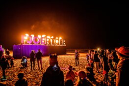 Fjoertoer Egmond en Brouwerij Egmond gaan samenwerking aan en brouwen speciaal Fjoertoer-biertje