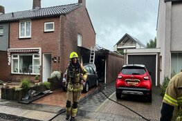 Persoon met spoed naar het ziekenhuis na brand in garage Akersloot