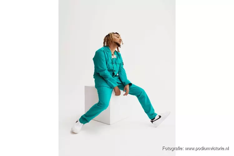 Ronnie Flex komt een feestje bouwen op 25 maart