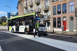 Snorscooter aangereden door lijnbus op de Bergerweg