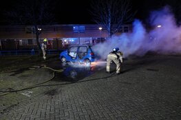 Auto door brand verwoest in Schoklandstraat