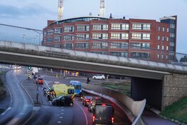 Aanrijding onder Friesebrug in Alkmaar