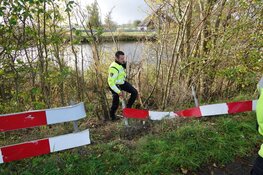 Auto te water in Koedijk, bestuurder overleden