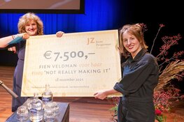 Fien Veldman is de winnares van de Joost Zwagerman Essayprijs 2021