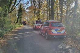 Fietser onder bestelbus in Alkmaar