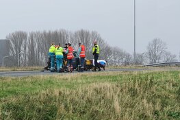 Drie gewonden bij ongeval op N242, weg afgesloten