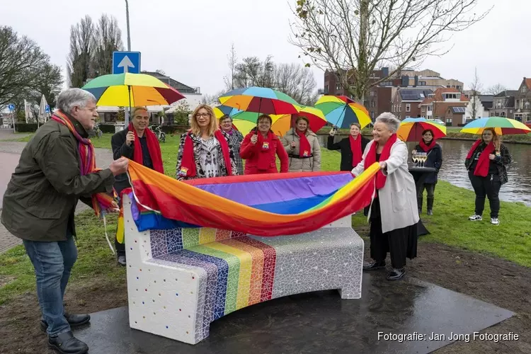 Onthulling Regenboogbank Bierkade