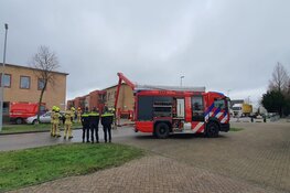 Brand op dak van bedrijfsverzamelgebouw Beverkoog