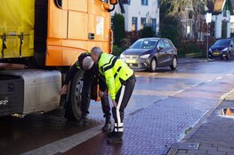 Fietsster komt onder vrachtwagen terecht in Heiloo