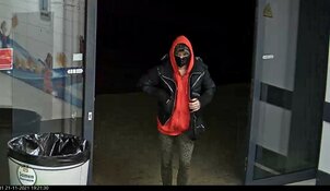 Gezocht: Betalen met gestolen pinpas na beroving; herkenning gezocht