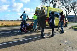 Brommerrijder gewond na aanrijding in Egmond-Binnen