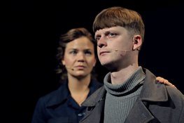 Jeugdklassieker OORLOGSWINTER van Jan Terlouw bestaat 50 jaar: Theatergroep De Jonge Honden speelt gelijknamige voorstelling in theaters in Nederland