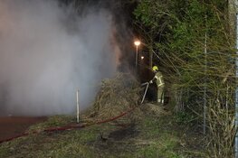 Berg riet in brand in Daalmeer