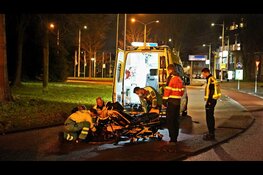Ongeval tussen scooterrijder en auto in Alkmaar