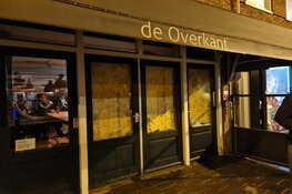 "Hooligans" plegen vernielingen aan Alkmaars café