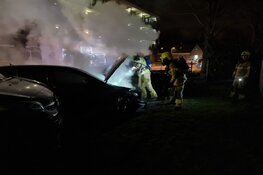 Auto door brand verwoest in Amalia van Solmstraat
